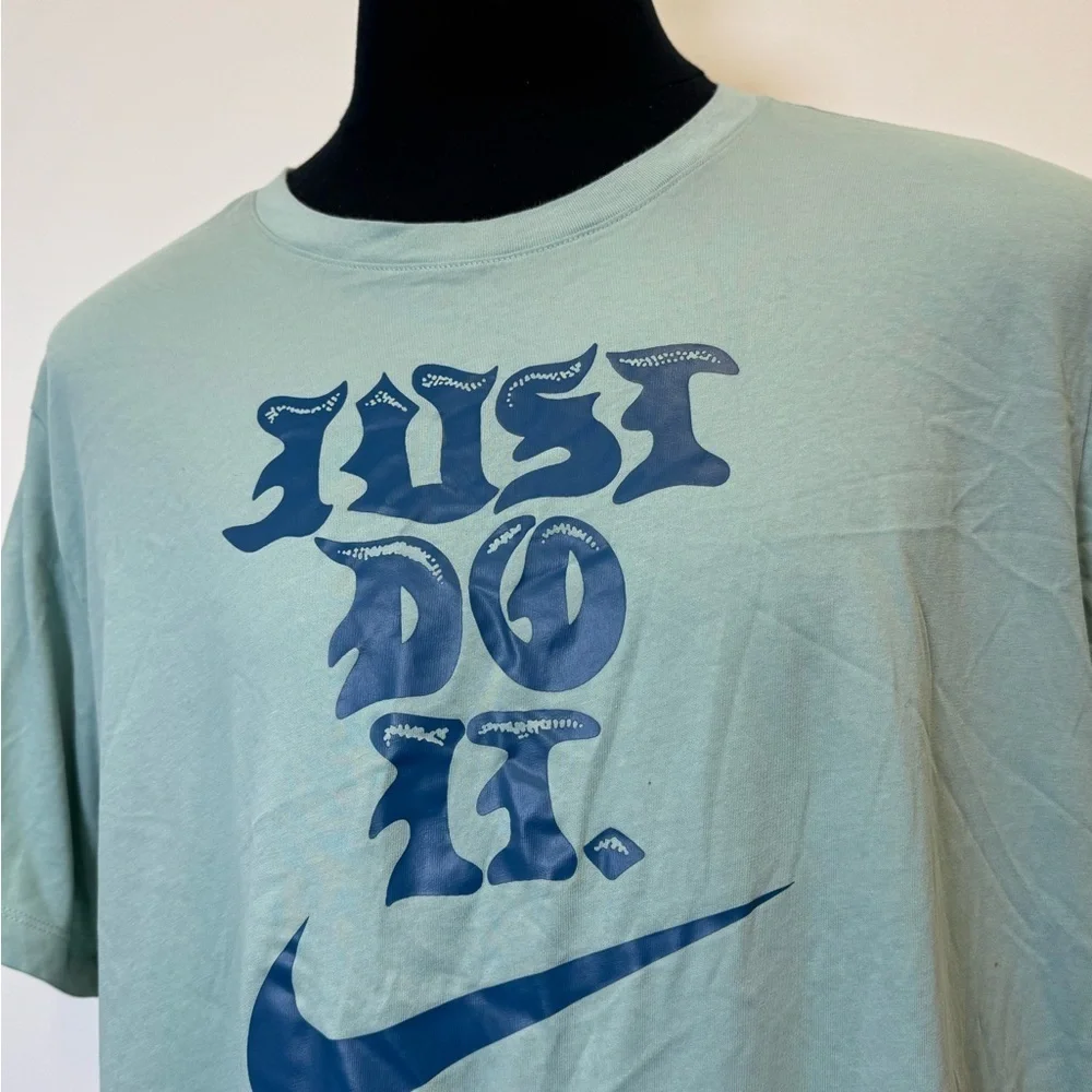 Nike Just Do It Bandana Graphic Skull Tee Sage Green Men’s T-Shirt
